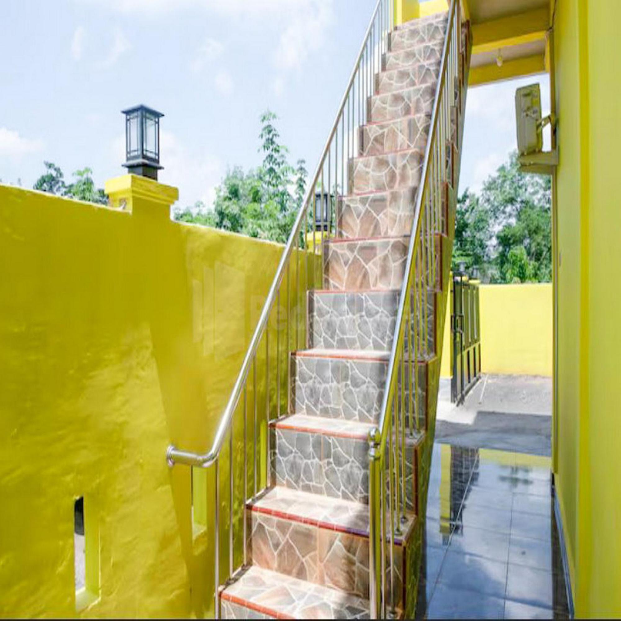 OYO 90998 Wisma Pinggir Tanjung Pinang Esterno foto